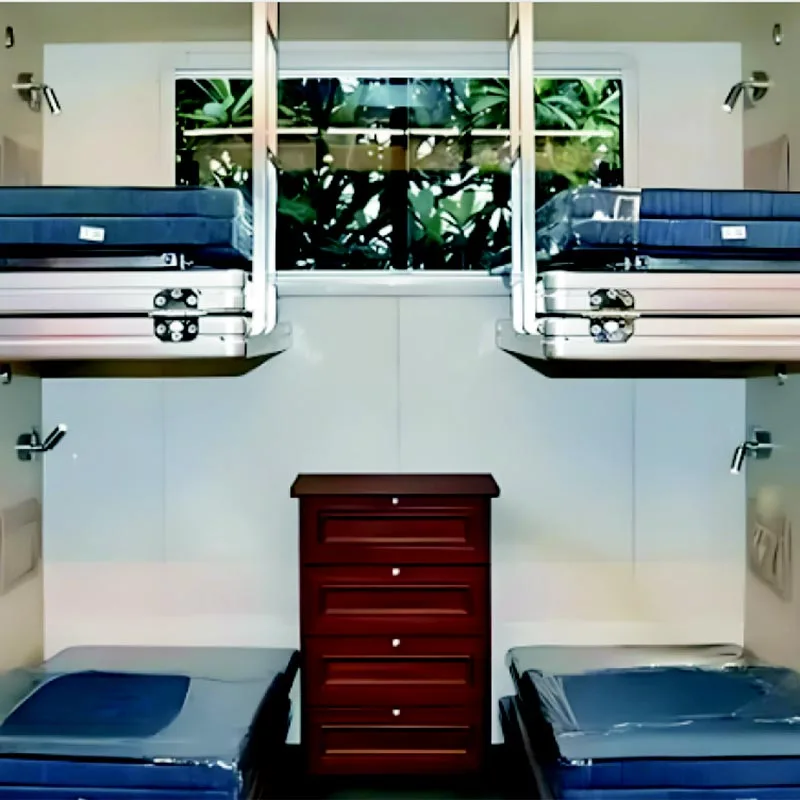 گاڑی میں فولڈ ایبل بیڈ